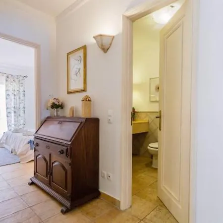 House Semesterbostad